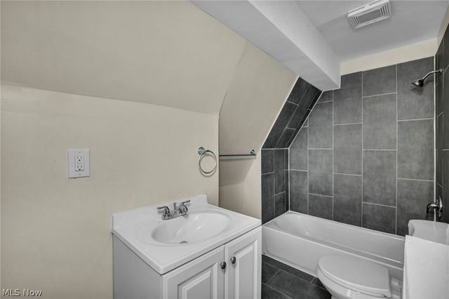 1726 Holyoke Avenue, East Cleveland, OH 44112