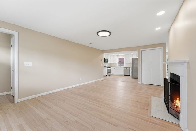 85 Barbara St, Chicopee, MA 01020