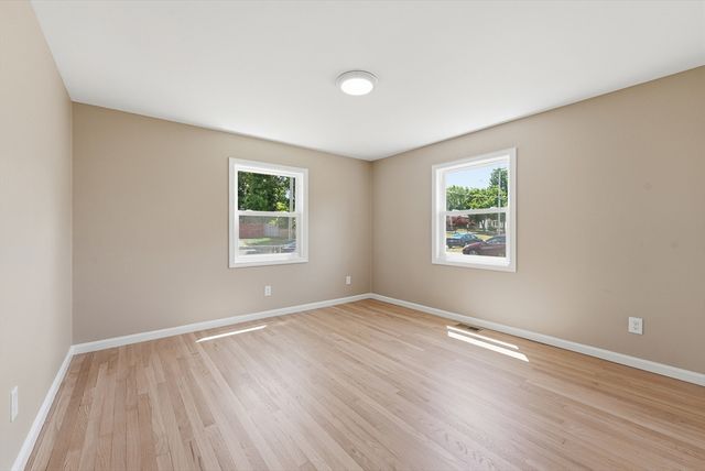 85 Barbara St, Chicopee, MA 01020