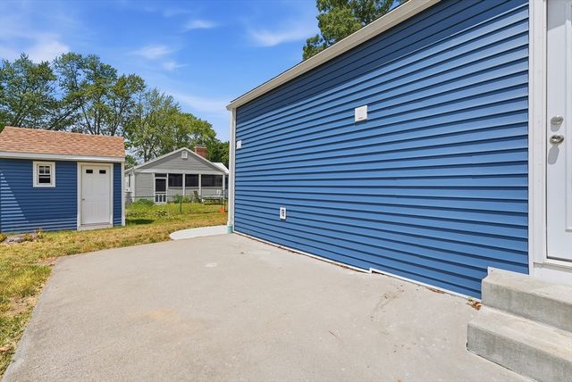 85 Barbara St, Chicopee, MA 01020