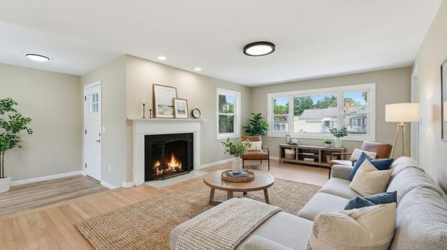 85 Barbara St, Chicopee, MA 01020