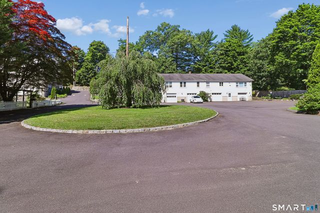 12 Husted Lane 3, New Canaan, CT 06840