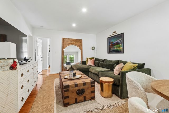 12 Husted Lane 3, New Canaan, CT 06840