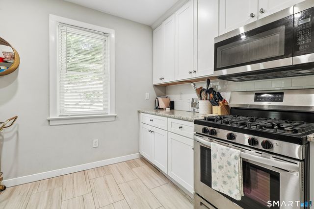 12 Husted Lane 3, New Canaan, CT 06840