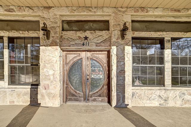 411 S Kaufman Street, Newton, TX 75966