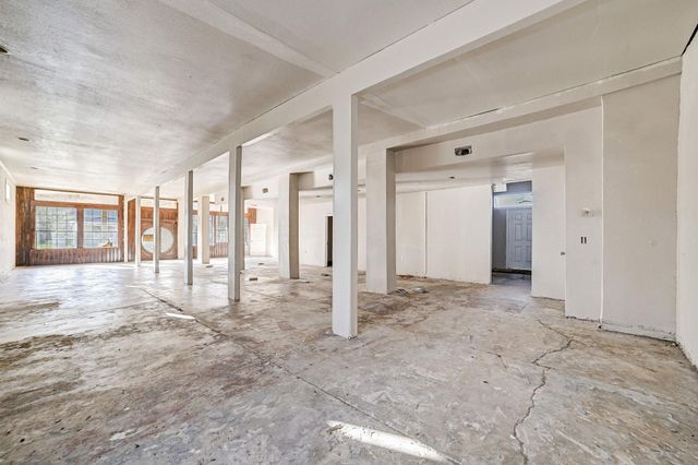 411 S Kaufman Street, Newton, TX 75966