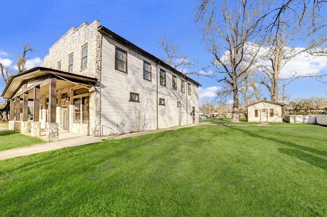 411 S Kaufman Street, Newton, TX 75966