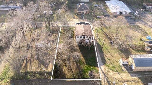 411 S Kaufman Street, Newton, TX 75966