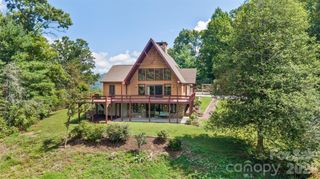 16 Spruce Way, Fairview, NC 28730