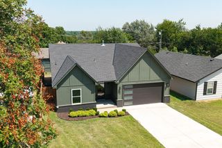 1802 E Harrison Avenue, Guthrie, OK 73044