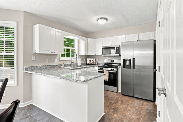 102 Westchester Dr, White House, TN 37188