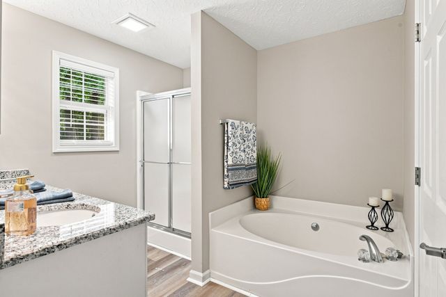 102 Westchester Dr, White House, TN 37188