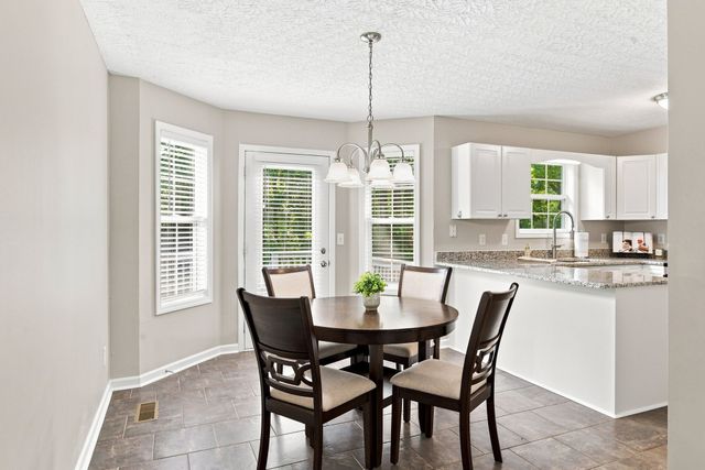 102 Westchester Dr, White House, TN 37188