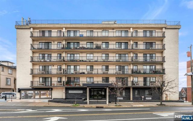 233 12th Street 5E, Palisades Park, NJ 07650