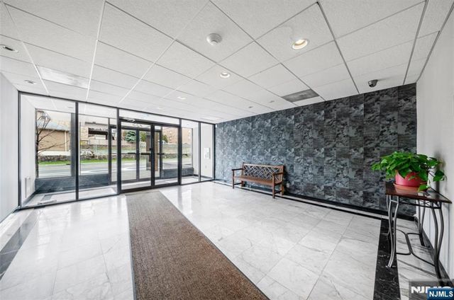 233 12th Street 5E, Palisades Park, NJ 07650