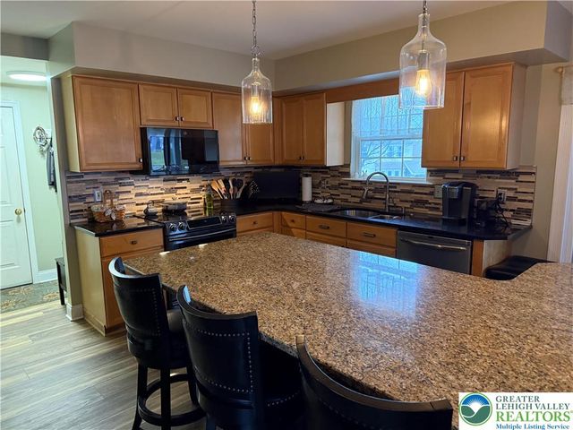 1022 COVERED BRIDGE CROSSING, Upper Macungie Twp, PA 18104