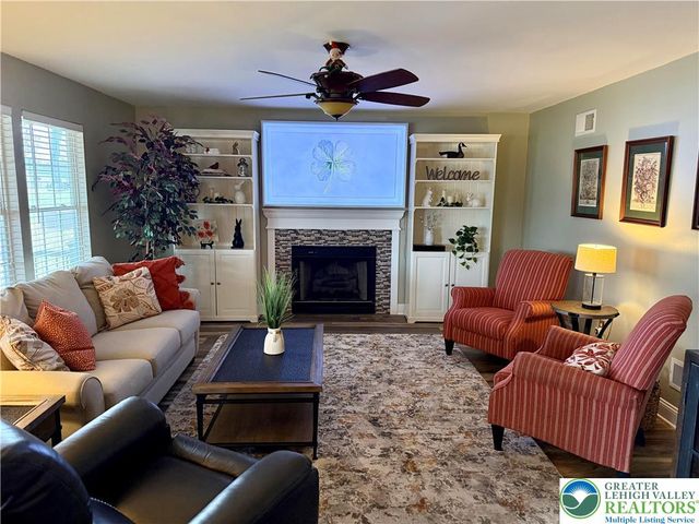 1022 COVERED BRIDGE CROSSING, Upper Macungie Twp, PA 18104