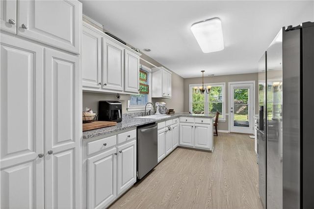 39 Thoroughbred Lane, Cartersville, GA 30120