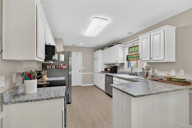 39 Thoroughbred Lane, Cartersville, GA 30120