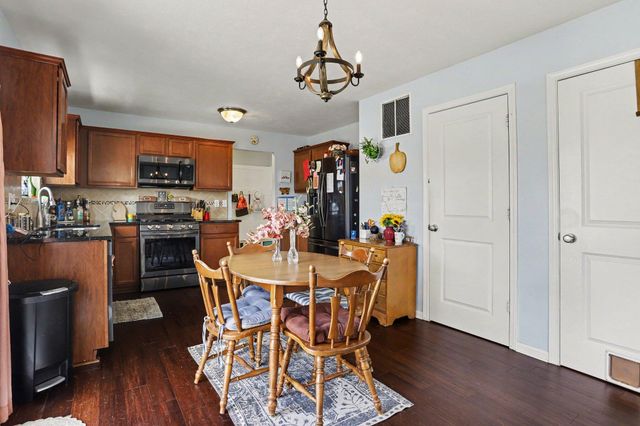 1232 Ellery Grove Court, Vicksburg Vllg, MI 49097