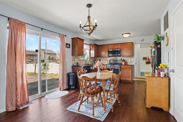 1232 Ellery Grove Court, Vicksburg Vllg, MI 49097