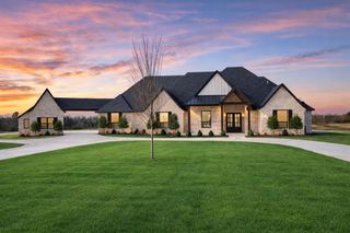 10601 Secretariat Drive Drive, Mustang, OK 73064