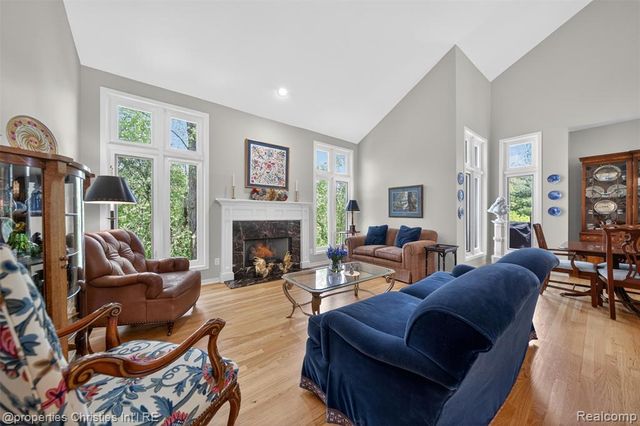 6390 Country Shire Lane, West Bloomfield, MI 48323