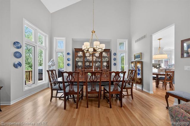 6390 Country Shire Lane, West Bloomfield, MI 48323