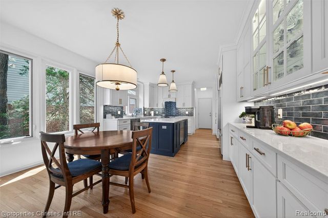 6390 Country Shire Lane, West Bloomfield, MI 48323