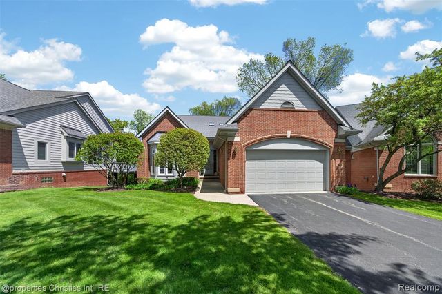 6390 Country Shire Lane, West Bloomfield, MI 48323
