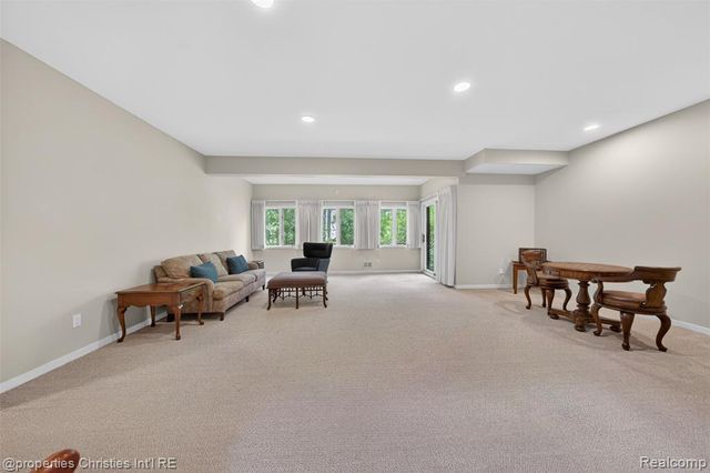 6390 Country Shire Lane, West Bloomfield, MI 48323