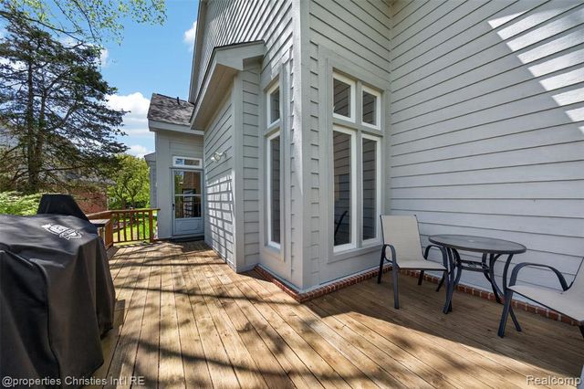 6390 Country Shire Lane, West Bloomfield, MI 48323