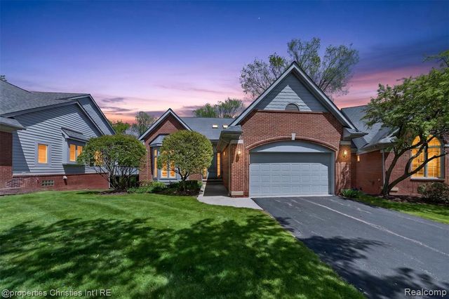 6390 Country Shire Lane, West Bloomfield, MI 48323