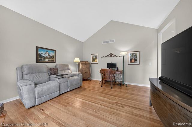 6390 Country Shire Lane, West Bloomfield, MI 48323