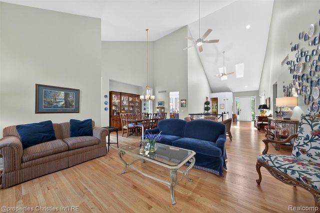 6390 Country Shire Lane, West Bloomfield, MI 48323