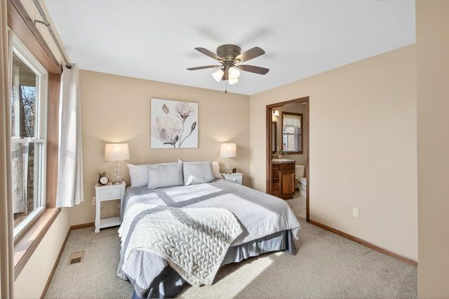 9155 Wild Plum Drive, Chisago City, MN 55013