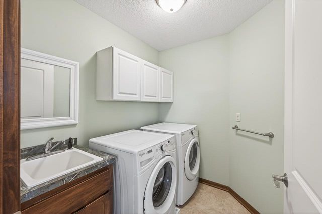 9155 Wild Plum Drive, Chisago City, MN 55013