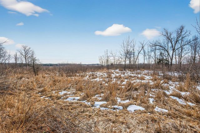 9155 Wild Plum Drive, Chisago City, MN 55013