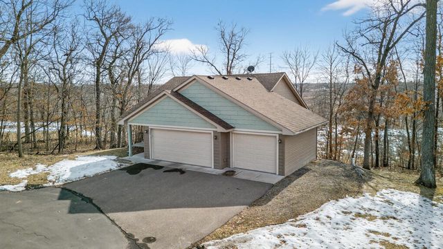9155 Wild Plum Drive, Chisago City, MN 55013