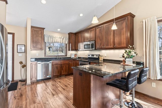 9155 Wild Plum Drive, Chisago City, MN 55013