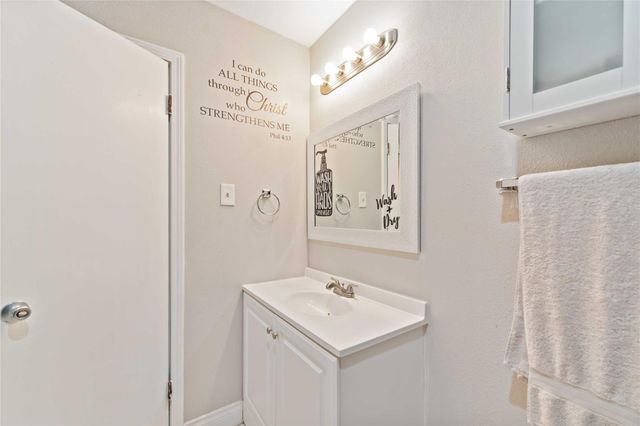 201 Midway Drive, Baytown, TX 77521