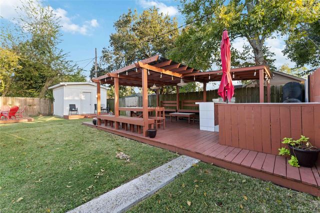 201 Midway Drive, Baytown, TX 77521