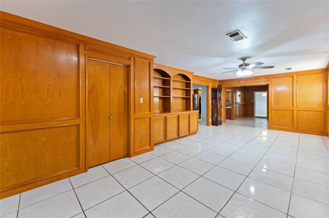 201 Midway Drive, Baytown, TX 77521