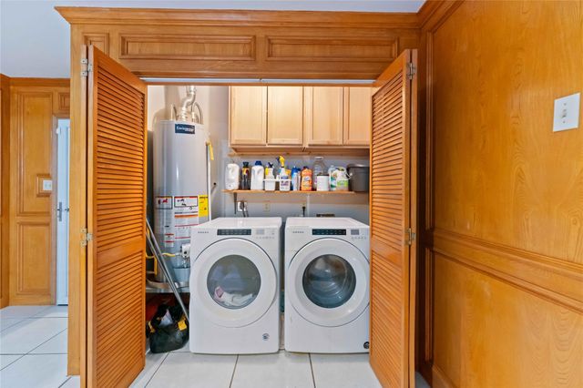 201 Midway Drive, Baytown, TX 77521