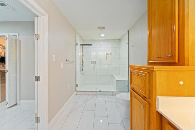 201 Midway Drive, Baytown, TX 77521