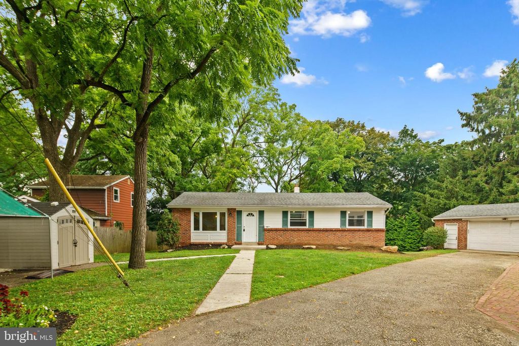 190 MAPLE AVE, Belmont Hills, PA 19004
