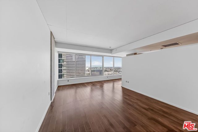 1155 S Grand Avenue 1707, Los Angeles, CA 90015