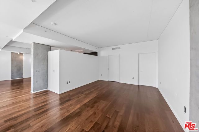 1155 S Grand Avenue 1707, Los Angeles, CA 90015