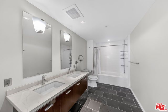 1155 S Grand Avenue 1707, Los Angeles, CA 90015