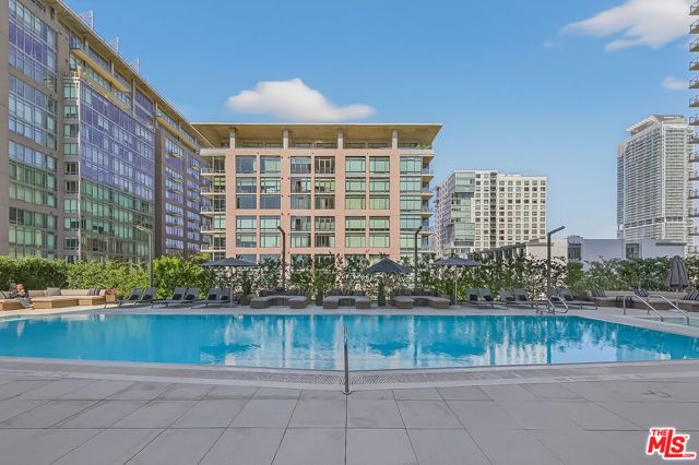 1155 S Grand Avenue 1707, Los Angeles, CA 90015